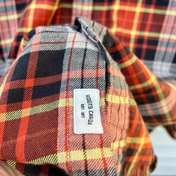 Men's ROOTS Plaid Flannel Buttoned Shirt Size Large - Picture 4 of 4
